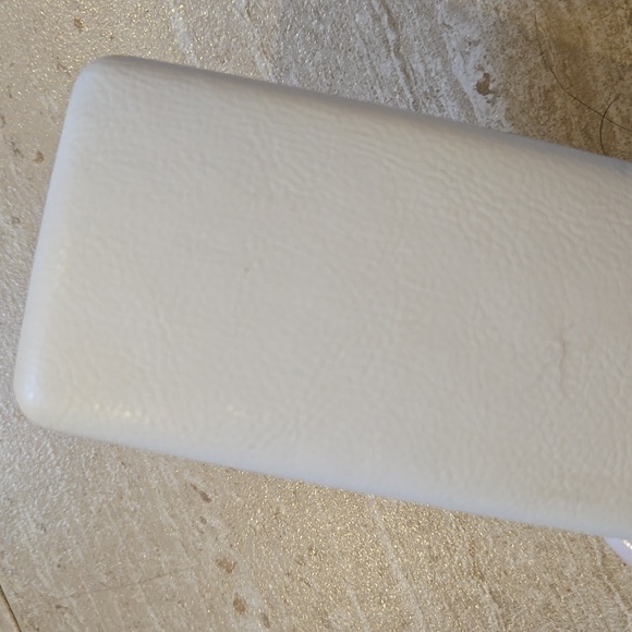 Versace Oversized Creamy White Hard Shell Glasses Case - Picture 4 of 8